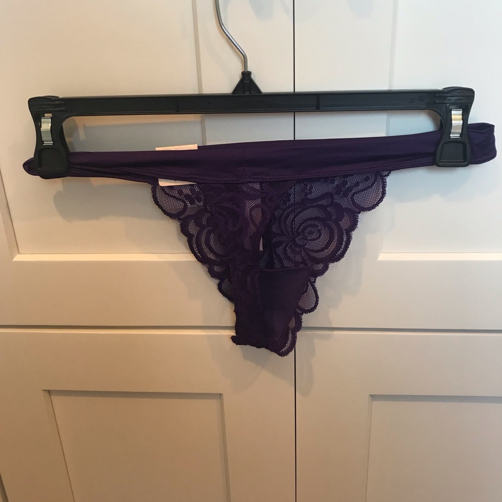 NWT Candie’s Purple Lace Thong Size Medium - Picture 3 of 5